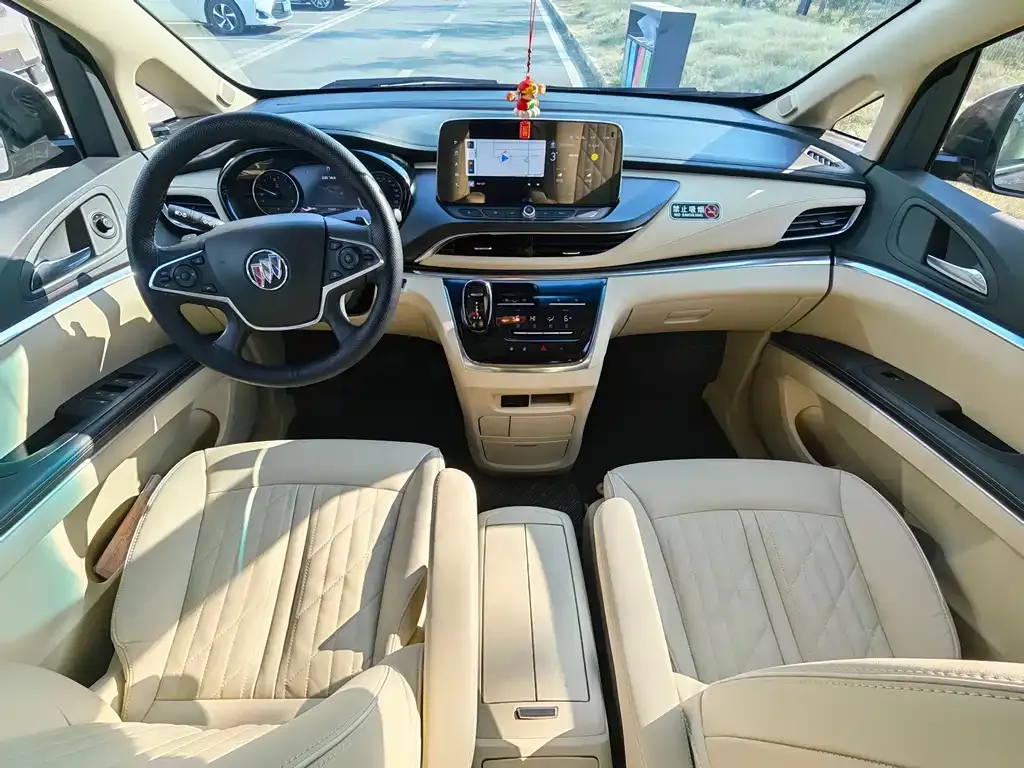 Buick GL8 2023 из CN, фото 2