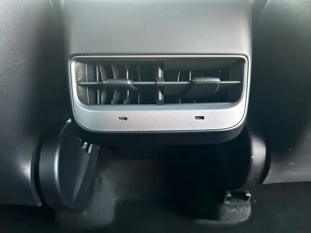 Tesla Model Y 2024 из CN, фото 2