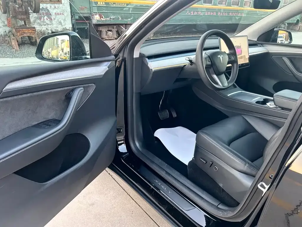 Tesla Model Y 2024 из CN, фото 10