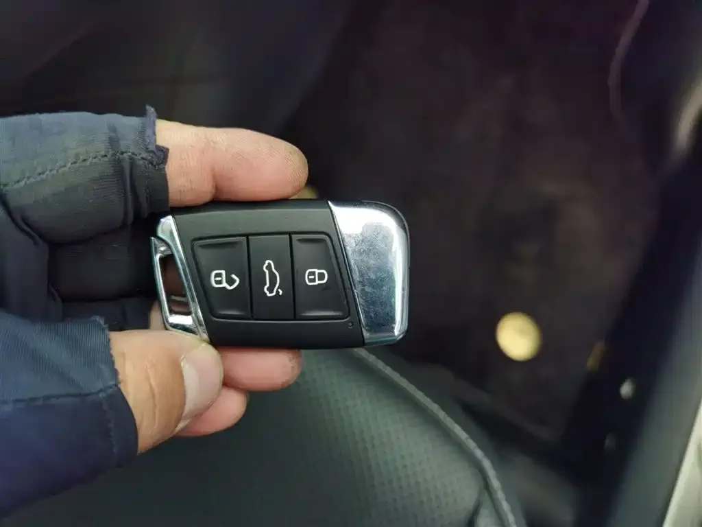 Volkswagen Passat 2023 из CN, фото 9