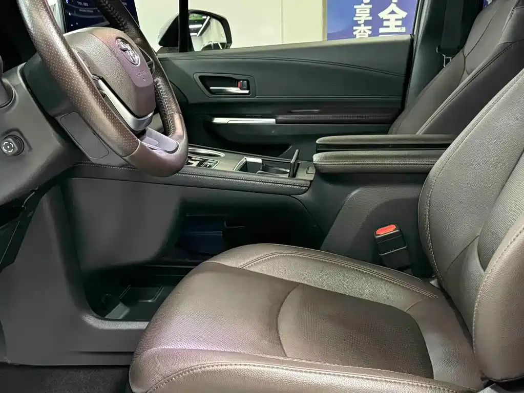 Toyota Sienna 2022 из CN, фото 9