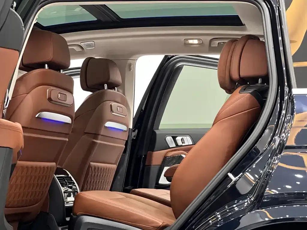 BMW X7 M60i 2024 из CN, фото 8