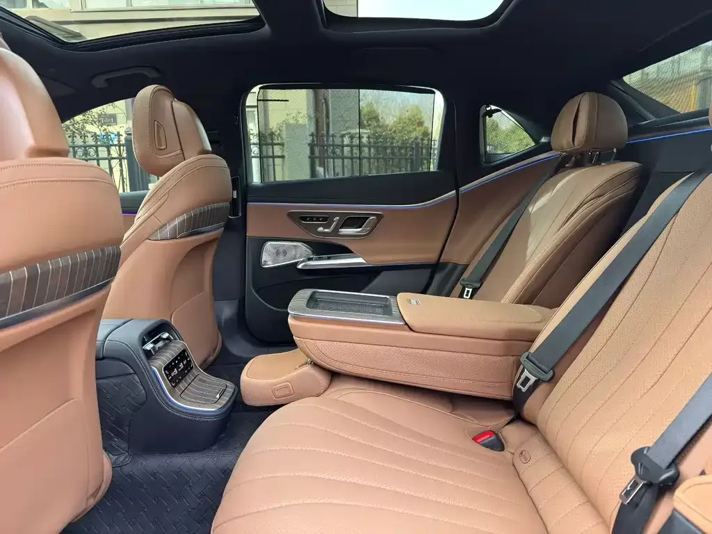 Mercedes-Benz E-Class 2024 из CN, фото 2