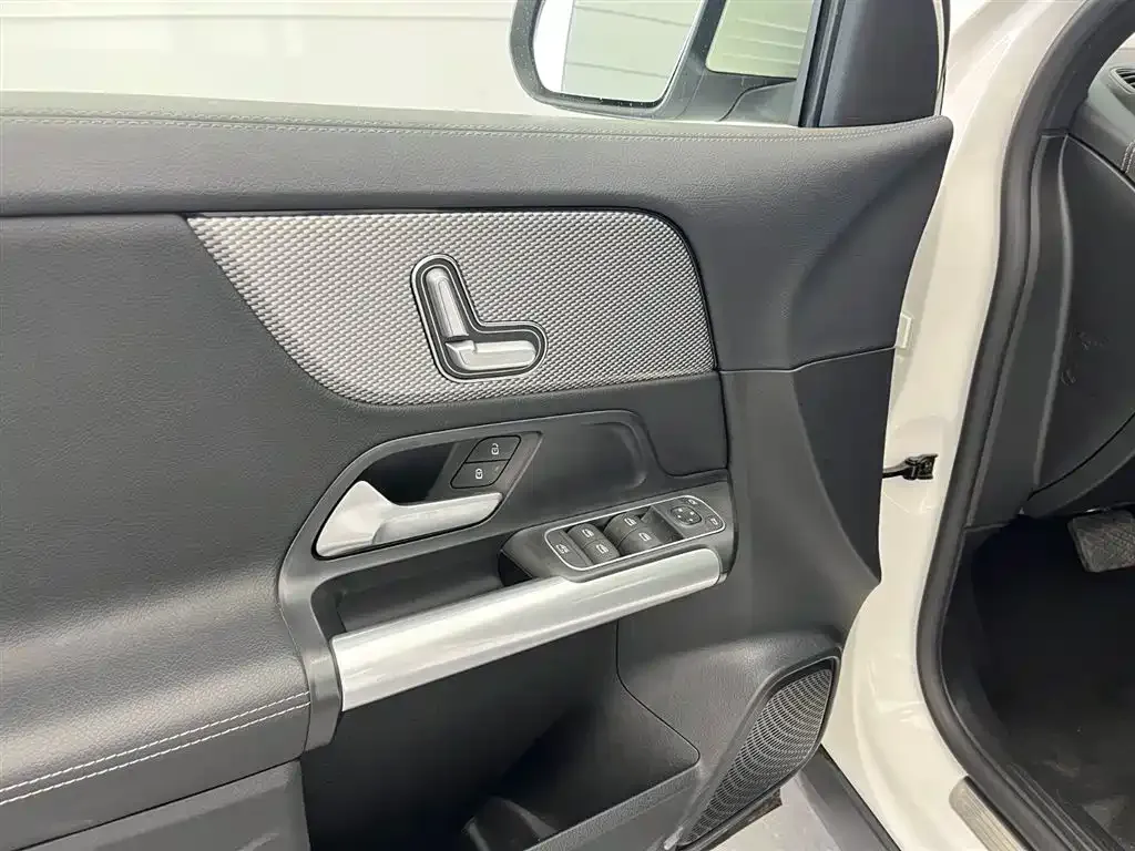 Mercedes-Benz GLA — фото 10