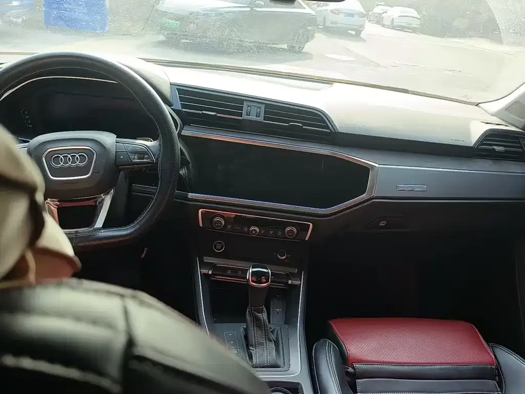 Audi Q3 2021 из CN, фото 7