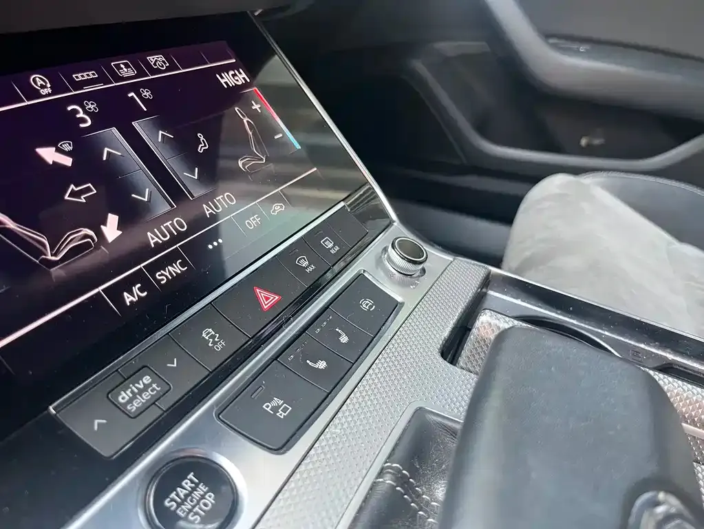 Audi A6L 2021 из CN, фото 8