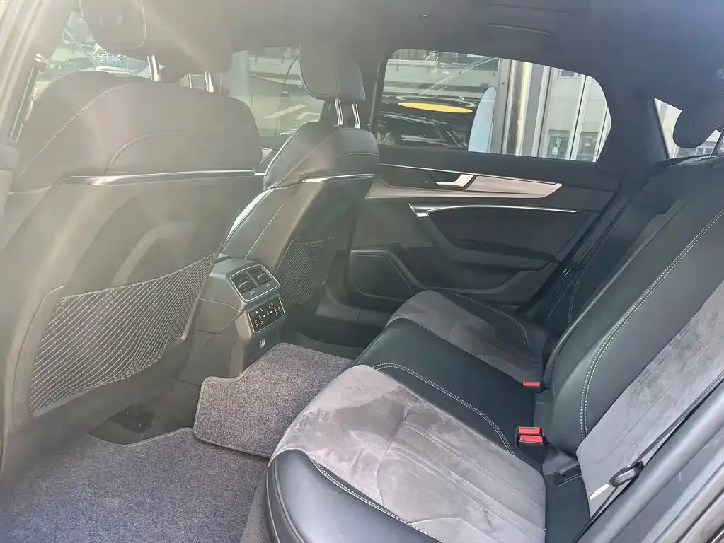 Audi A6L 2021 из CN, фото 5