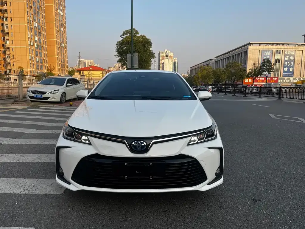 Toyota Corolla — фото 2
