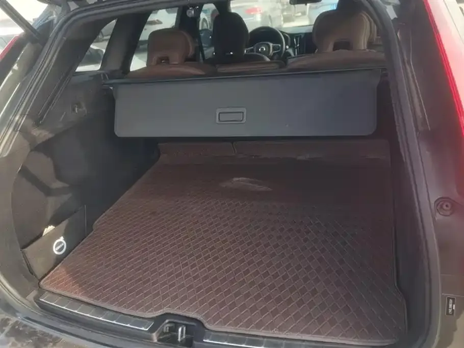 Volvo XC60 2022 из CN, фото 3