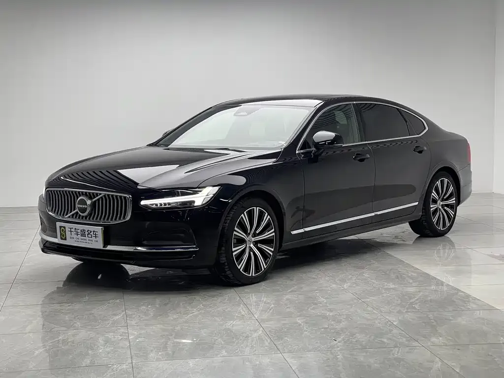 Volvo S90 — фото 1