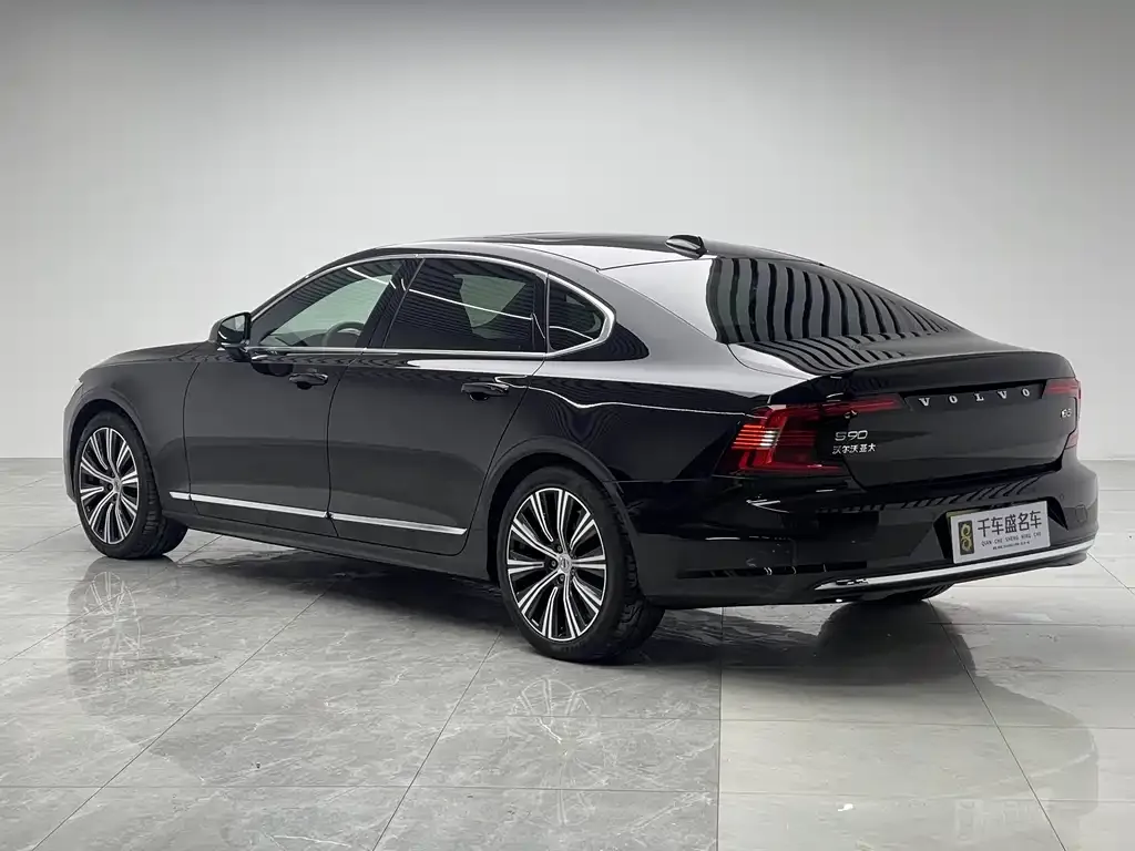 Volvo S90 — фото 4