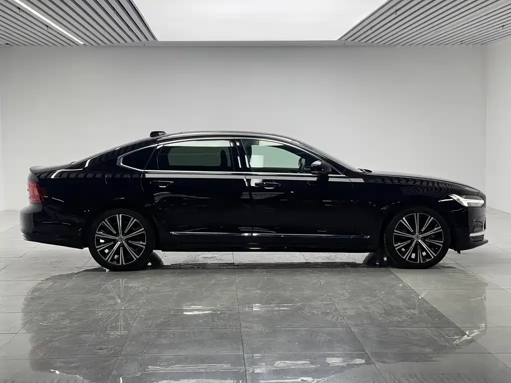 Volvo S90 — фото 9