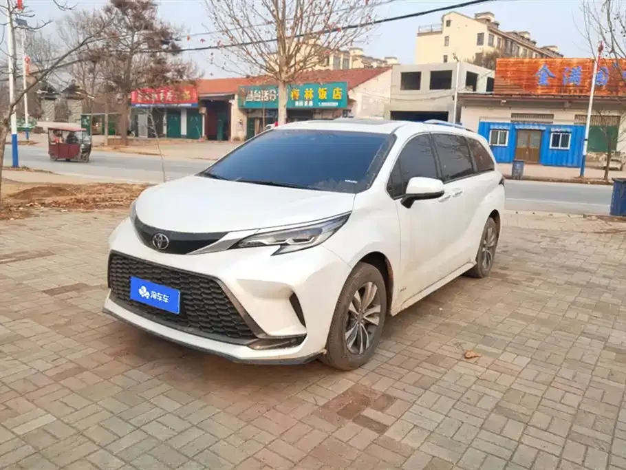 Toyota Granvia 2024 из CN, фото 1