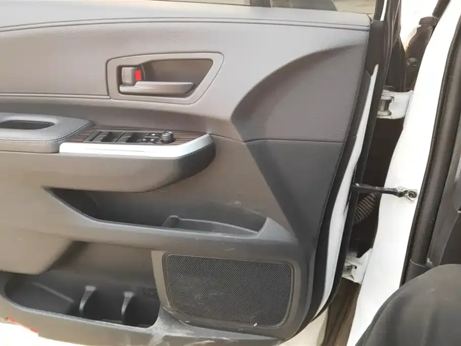 Toyota Granvia 2024 из CN, фото 3