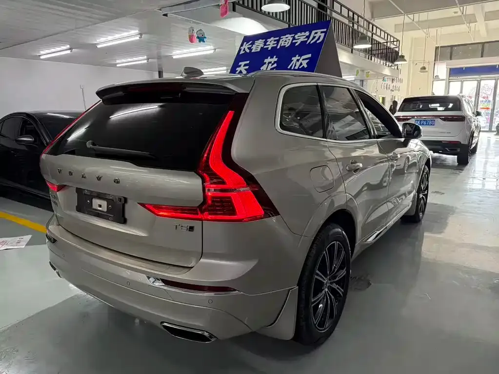 Volvo XC60 2021 из CN, фото 7