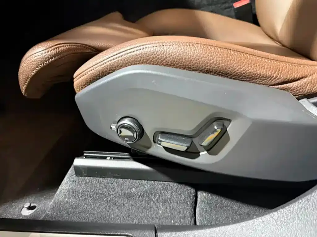 Volvo XC60 2021 из CN, фото 4