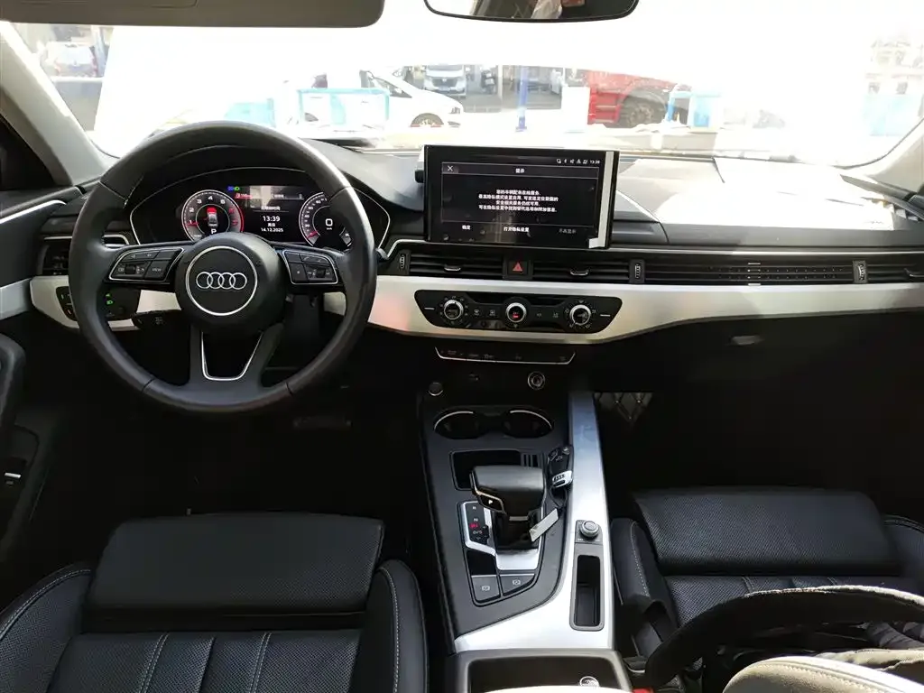 Audi A4L 2024 из CN, фото 4