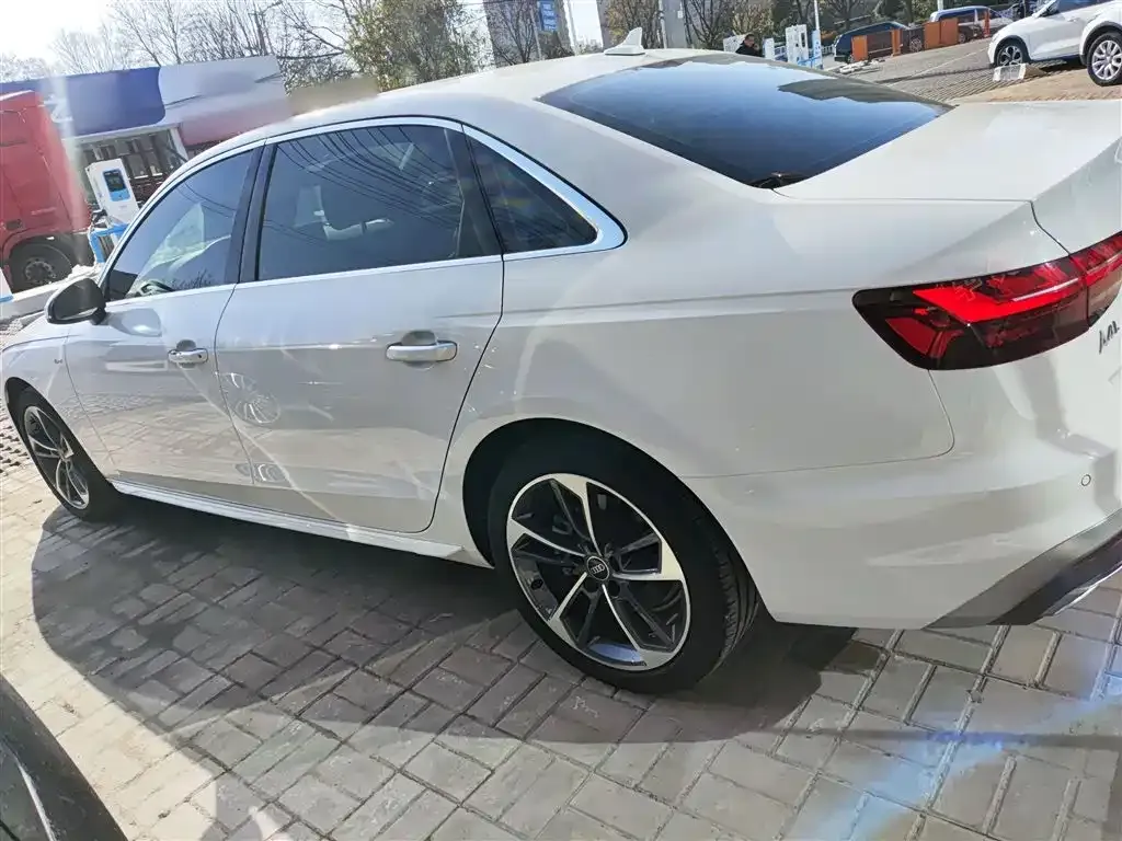 Audi A4L 2024 из CN, фото 9