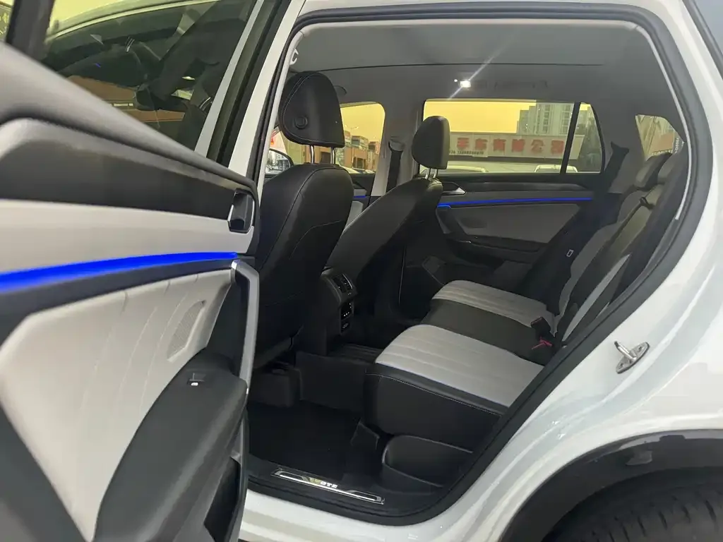 Volkswagen GTE PHEV 2024 из CN, фото 3