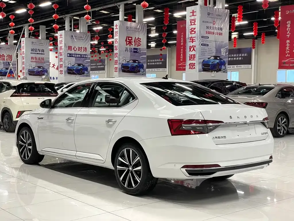Skoda Superb 2023 из CN, фото 5