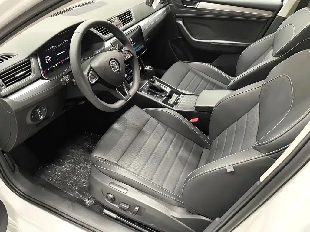 Skoda Superb 2023 из CN, фото 9