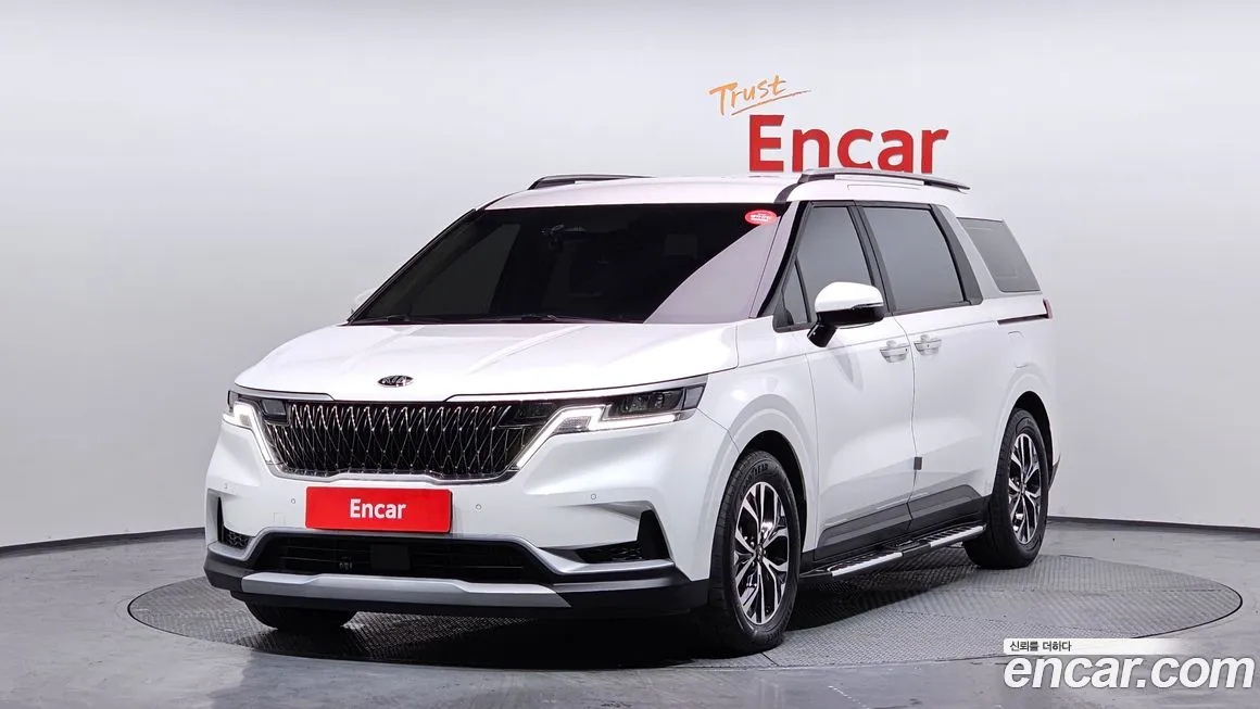 Kia Carnival — фото 1