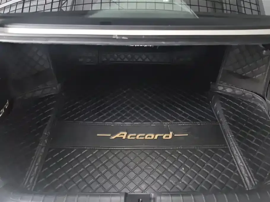 Honda Accord — фото 9
