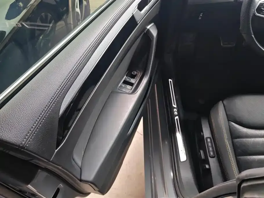 Volkswagen CC 2022 из CN, фото 7