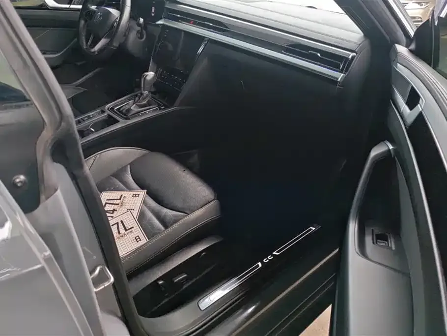Volkswagen CC 2022 из CN, фото 9