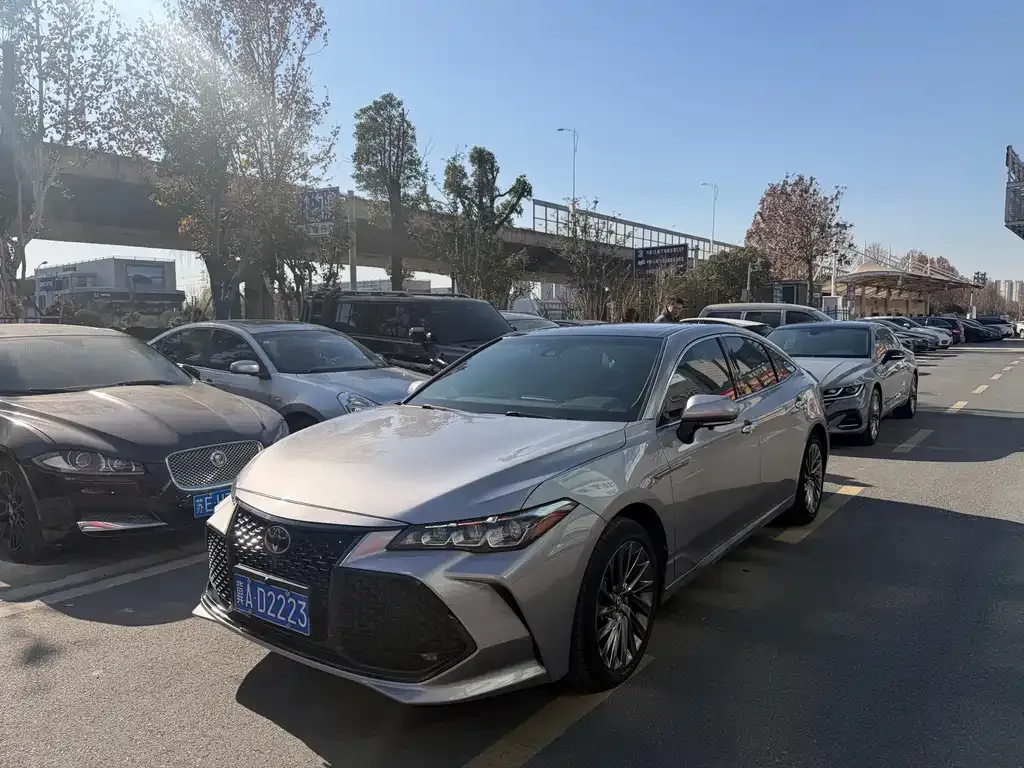Toyota Avalon 2022 из CN, фото 1
