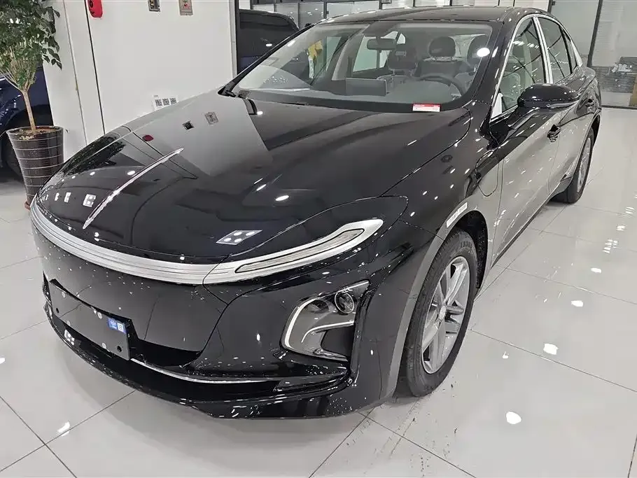 Hongqi E-QM5 2025 из CN, фото 1