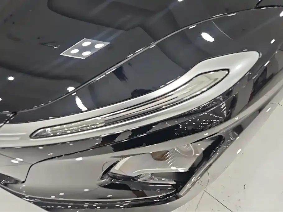 Hongqi E-QM5 2025 из CN, фото 8