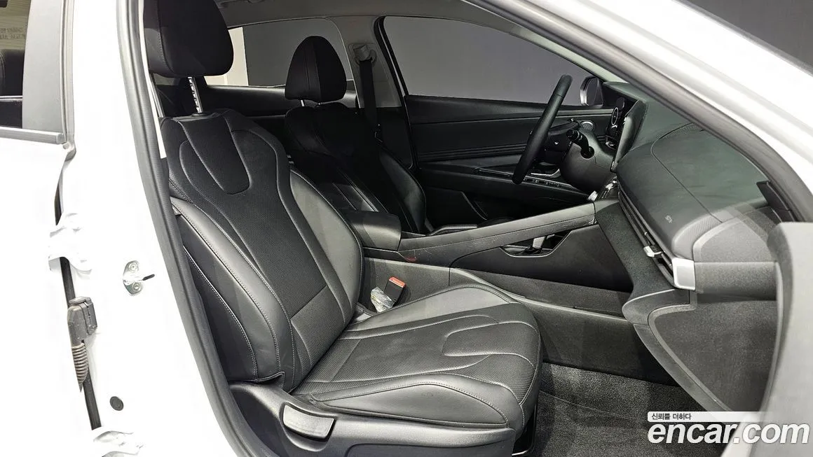 Hyundai AVANTE — фото 3