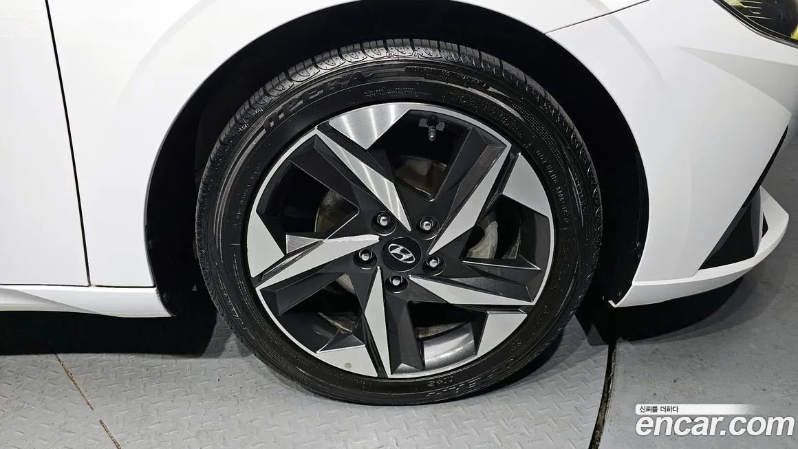 Hyundai AVANTE — фото 2