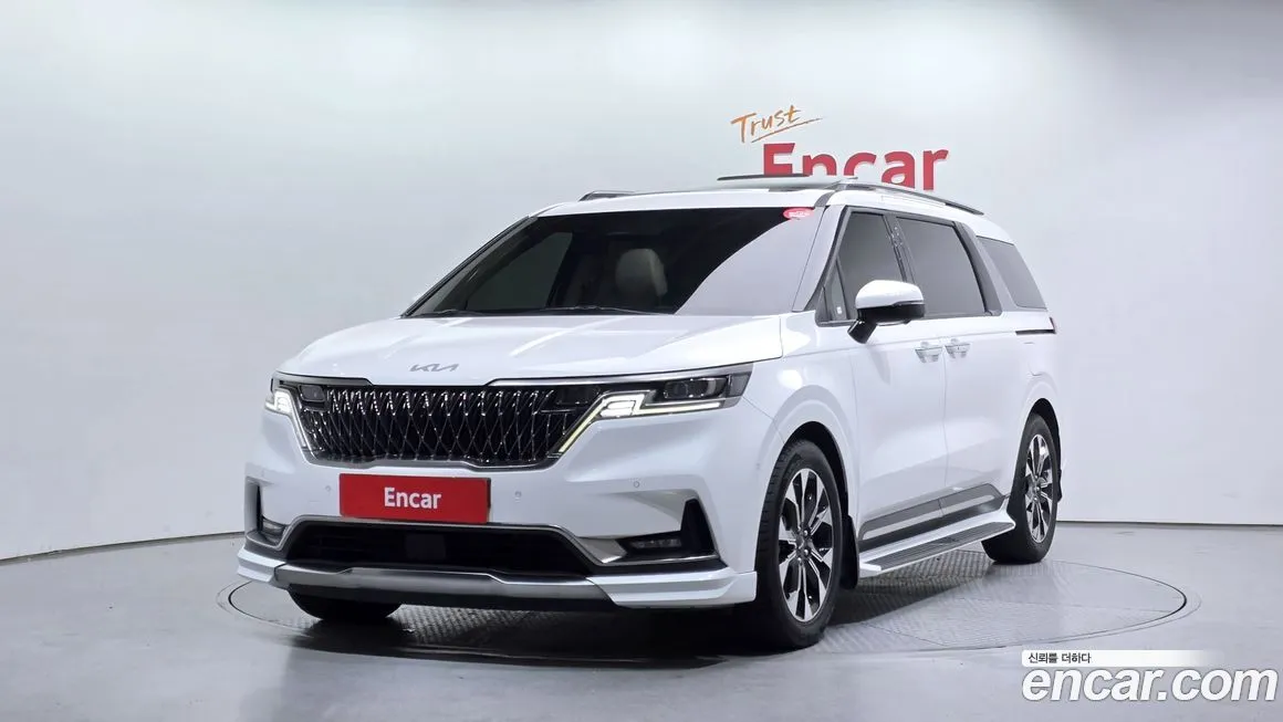 Kia Carnival — фото 1