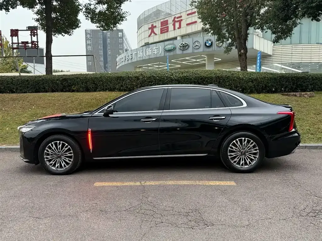 Hongqi H5 — фото 8