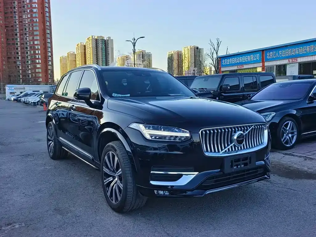 Volvo XC90 — фото 6