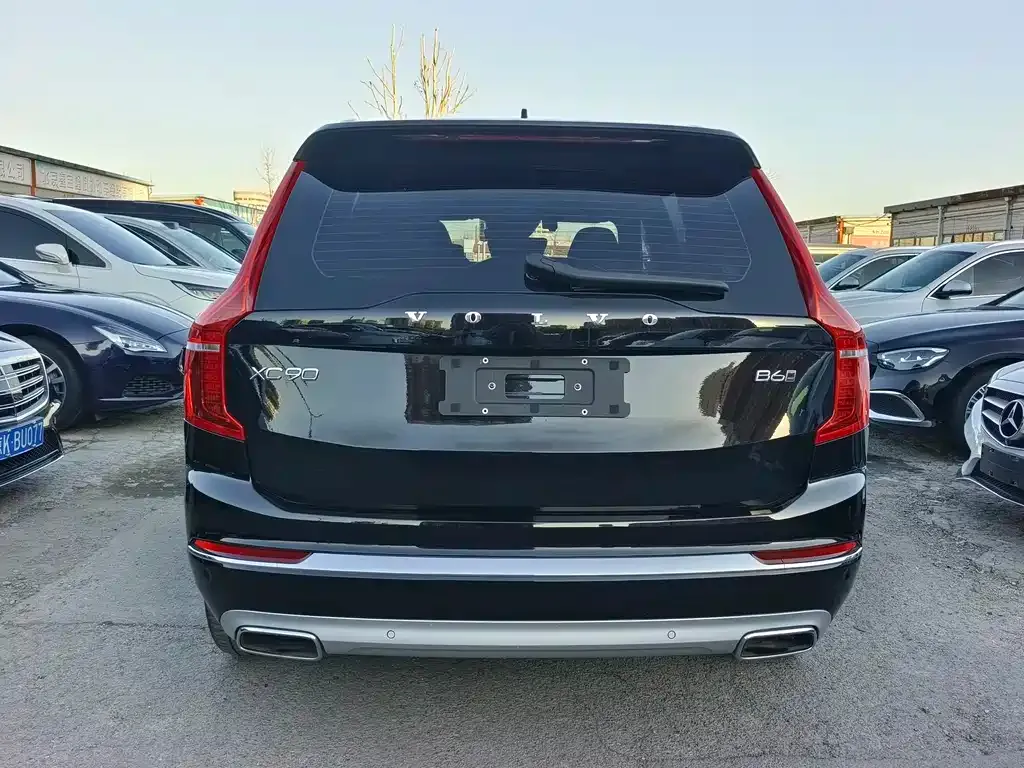 Volvo XC90 — фото 2