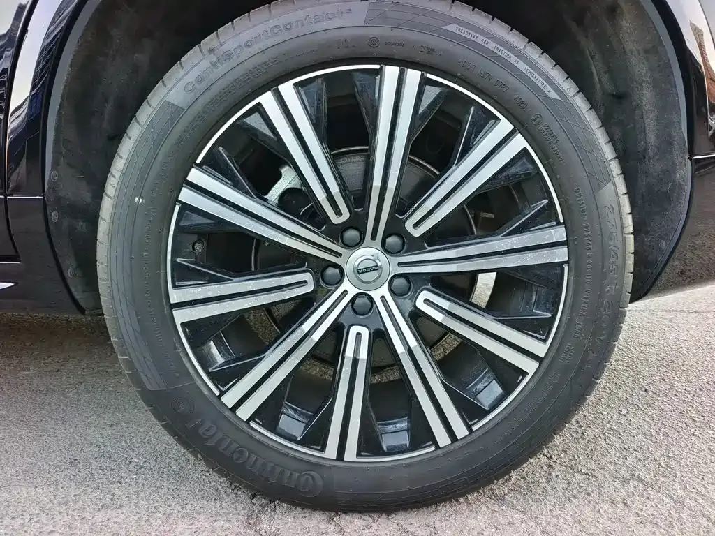 Volvo XC90 — фото 10