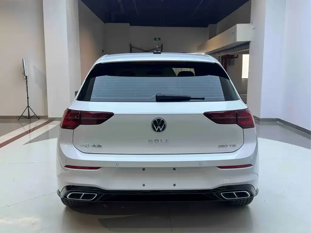 Volkswagen Golf 2022 из CN, фото 8