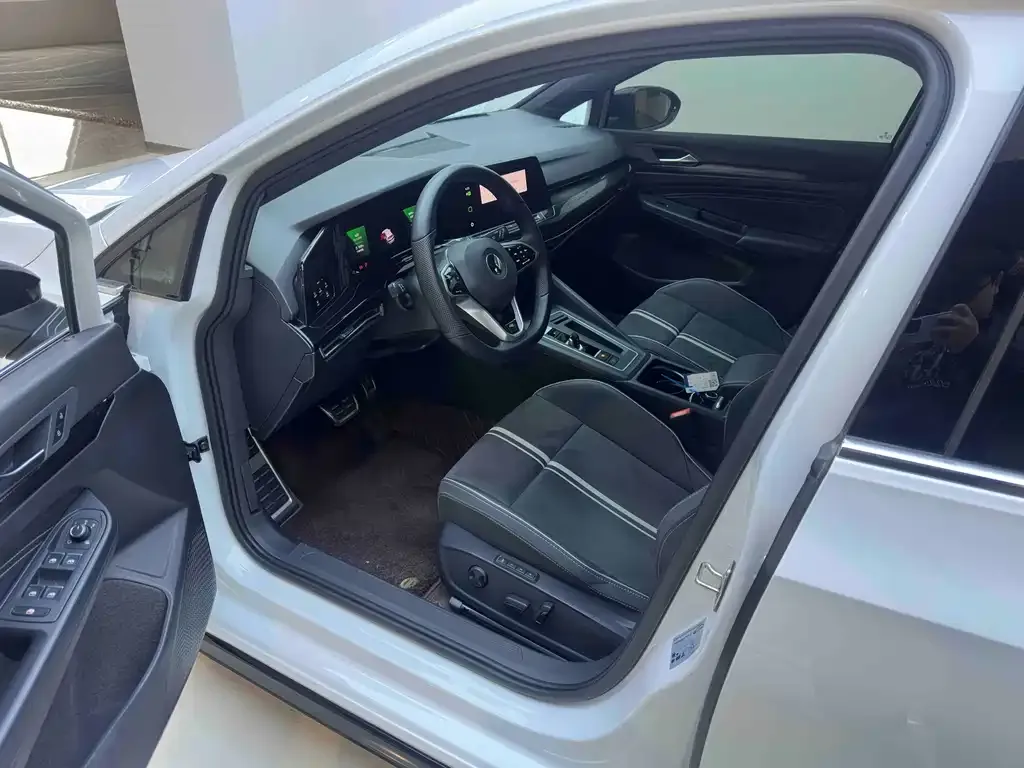 Volkswagen Golf 2022 из CN, фото 9