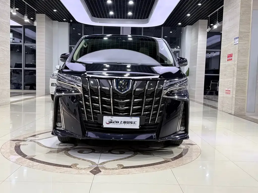 Toyota Alphard — фото 6