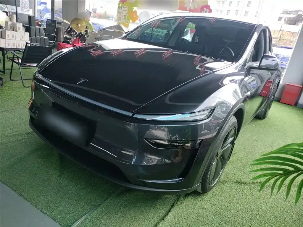Tesla Model Y — фото 8