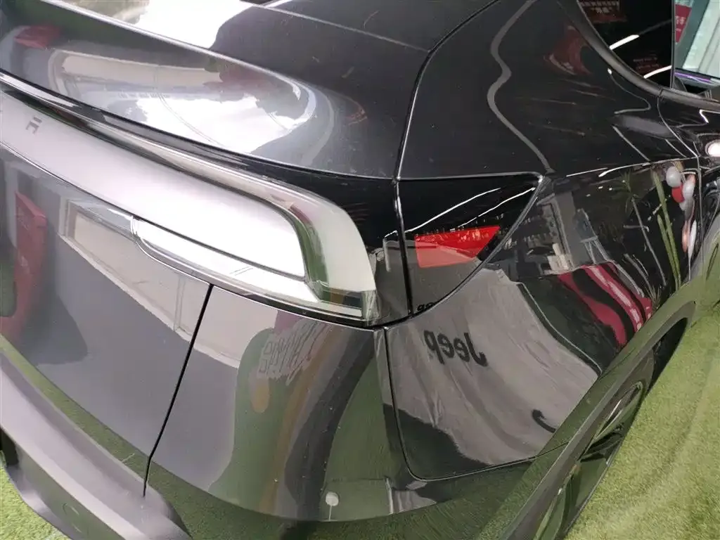 Tesla Model Y — фото 5