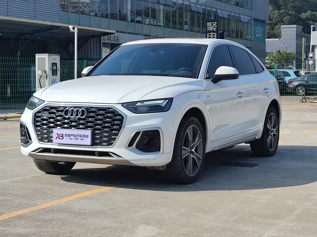 Audi Q5L Sportback 2022 из CN, фото 1