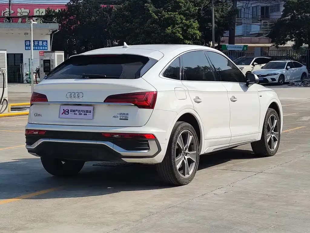 Audi Q5L Sportback 2022 из CN, фото 4