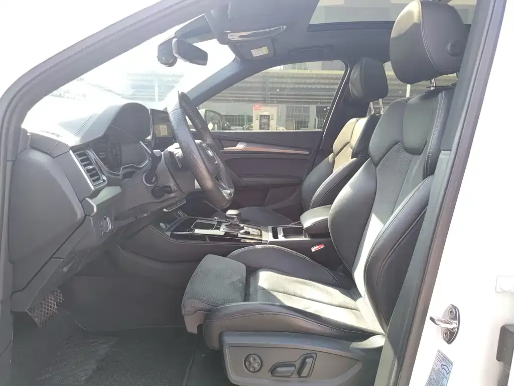 Audi Q5L Sportback 2022 из CN, фото 2