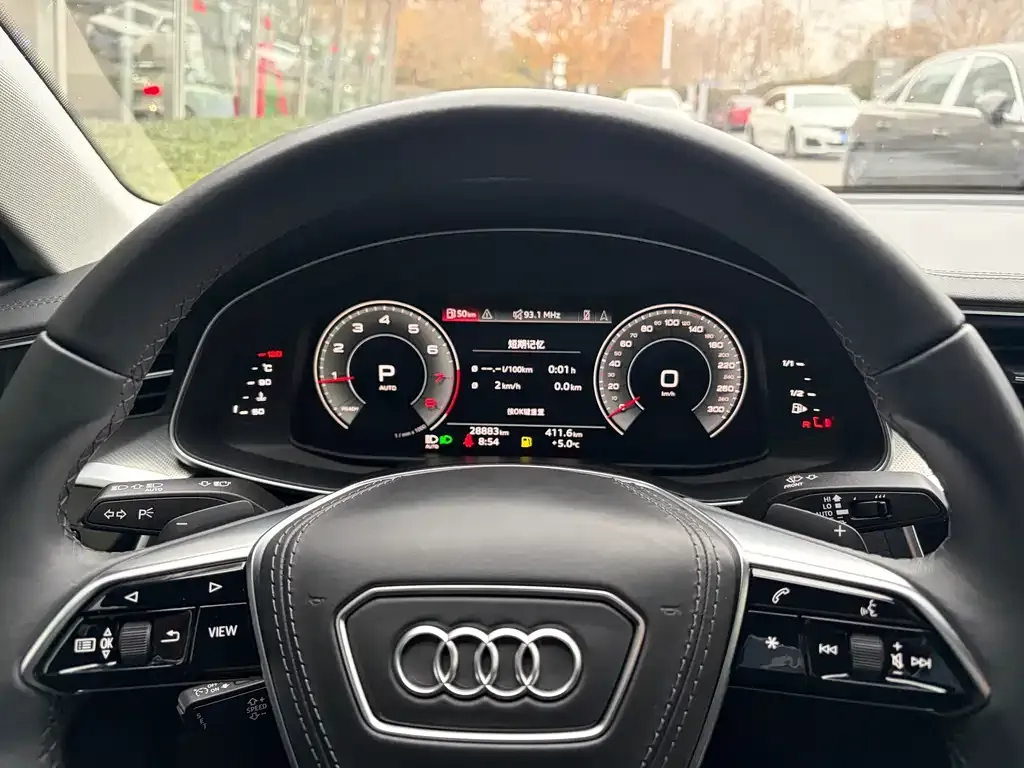 Audi A6L — фото 7