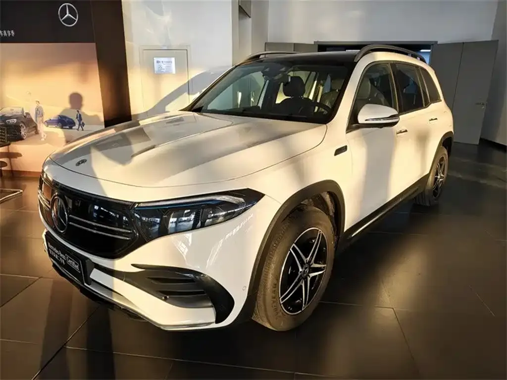 Mercedes-Benz EQB — фото 1