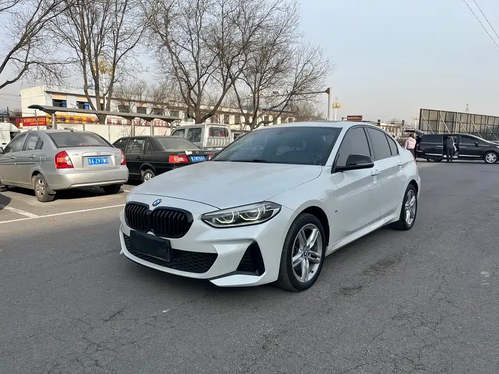 BMW 1 Series — фото 1